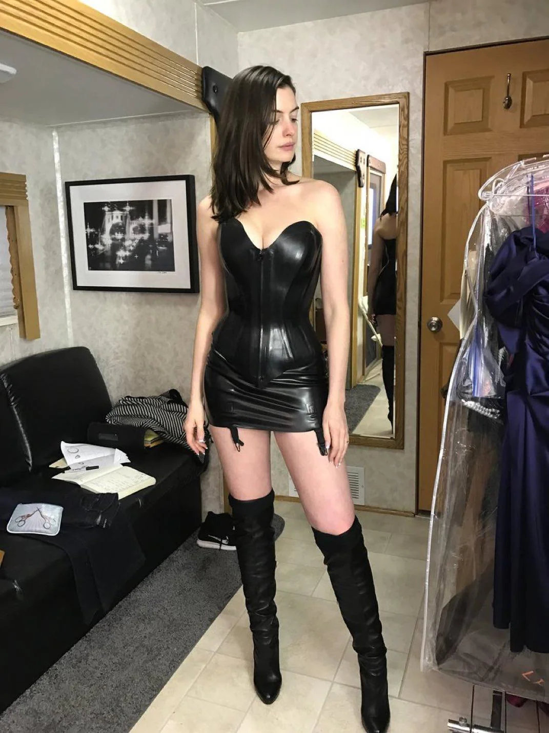 Anne Hathaway recalls moments from 2016 in new IG post
