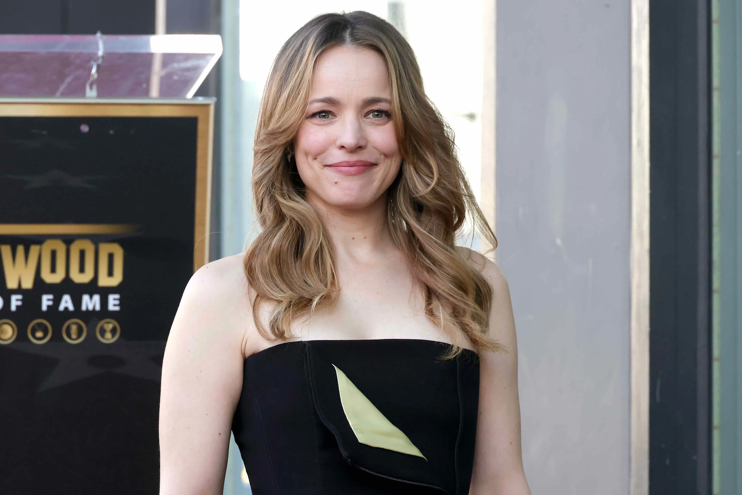 Rachel McAdams gets emotional as she thanks her parents at her Hollywood Walk